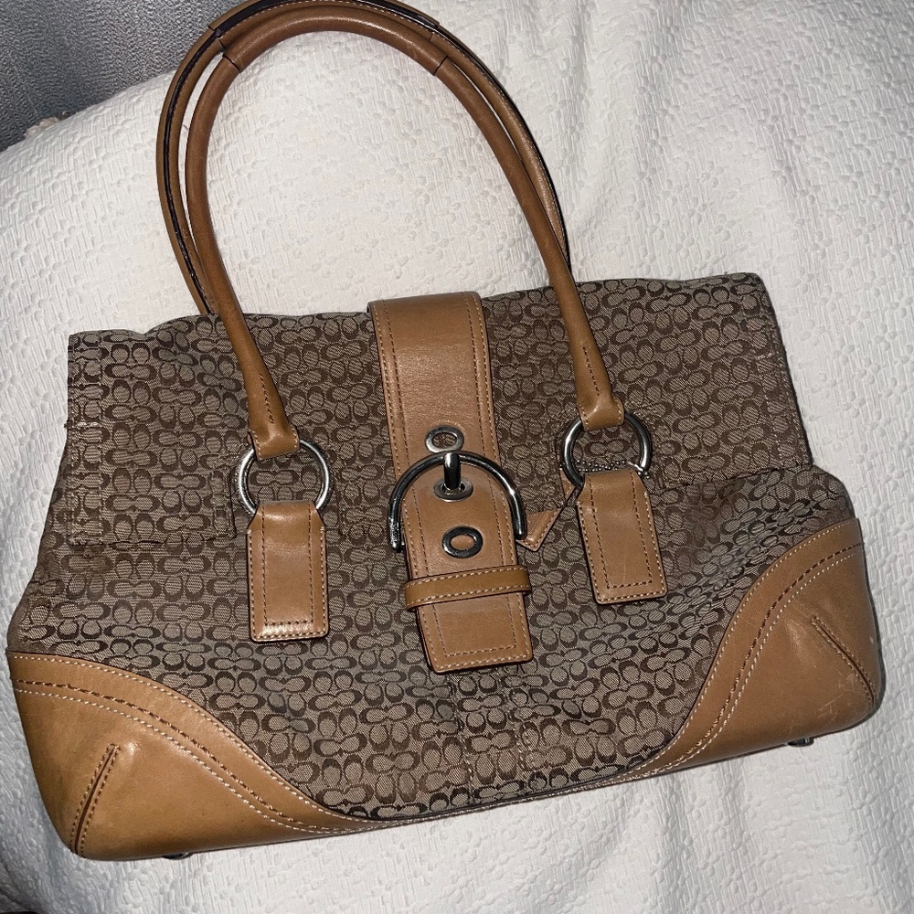 Coach authentic